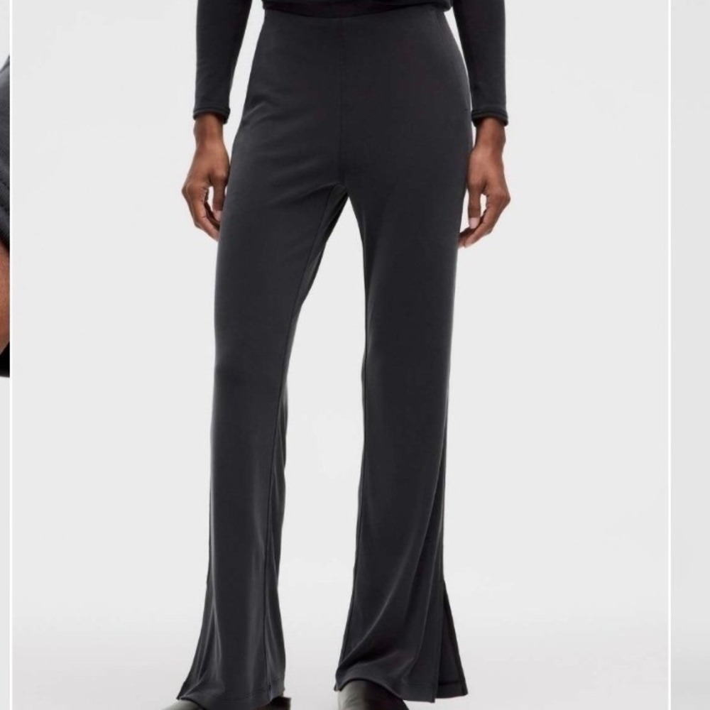 Lululemon Drapey Softstreme Flared Pant Black W5GJKS Size Large